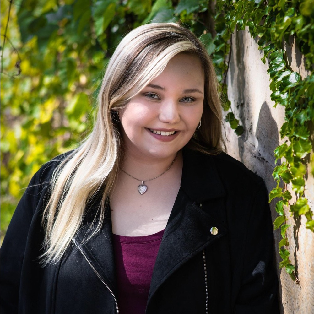 Meet your Posher, Emily